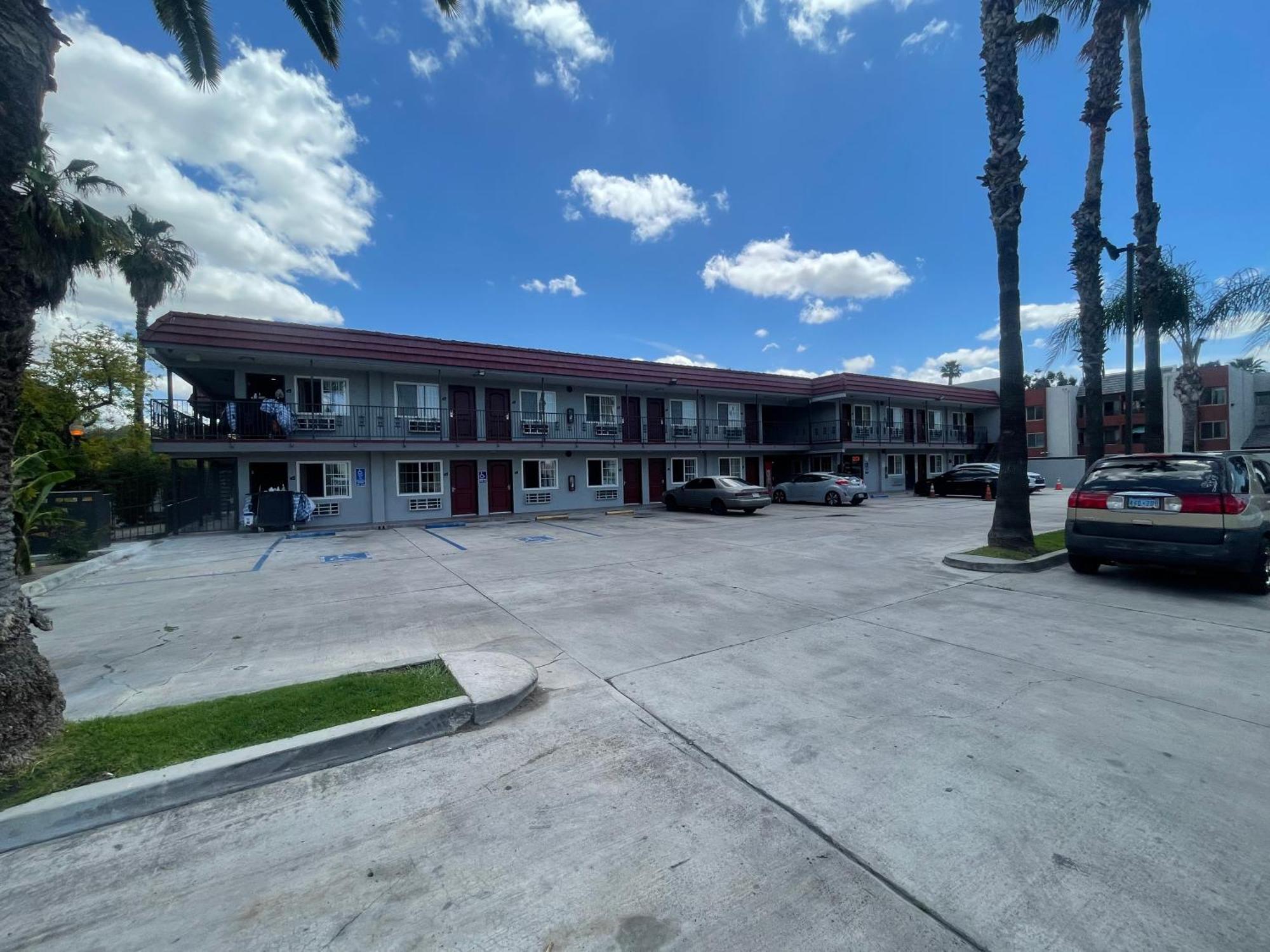 Simplestay Suites - Downtown San Bernardino Exterior photo