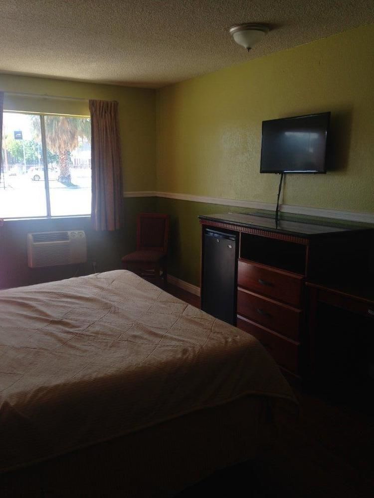 Simplestay Suites - Downtown San Bernardino Exterior photo